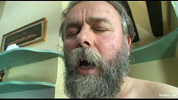 ไอแก่ เย็ดกับเด็ก หี หนังโป๊คนแก่ นอนเด้า