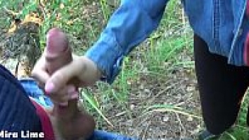 โก่งตูด แอบเย็ด เอากันในป่า หีสด หีลูกสาว